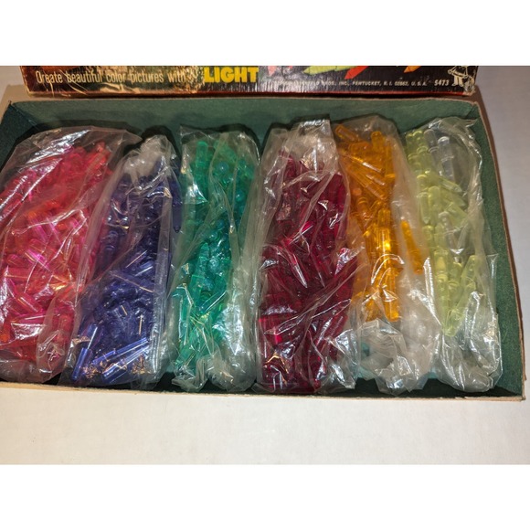 Vintage 1967 Lite Brite Lot Hasbro Hassenfield Bros. Pegs Sheets Extra's - Picture 5 of 15